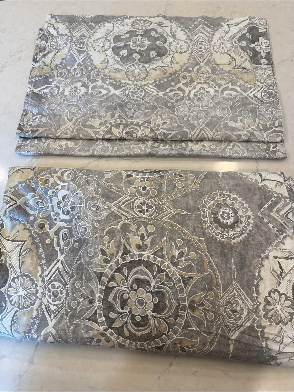Pottery Barn Jacquelyn Medallion Organic Sateen Duvet Cover and 2 shams